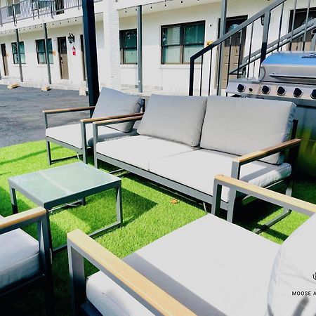 The Moose #6 - Modern Luxe Studio With Free Parking & King Bed Memphis Luaran gambar